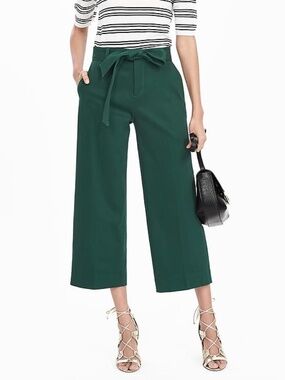 Banana Republic Green Cropped Pants (NWT)